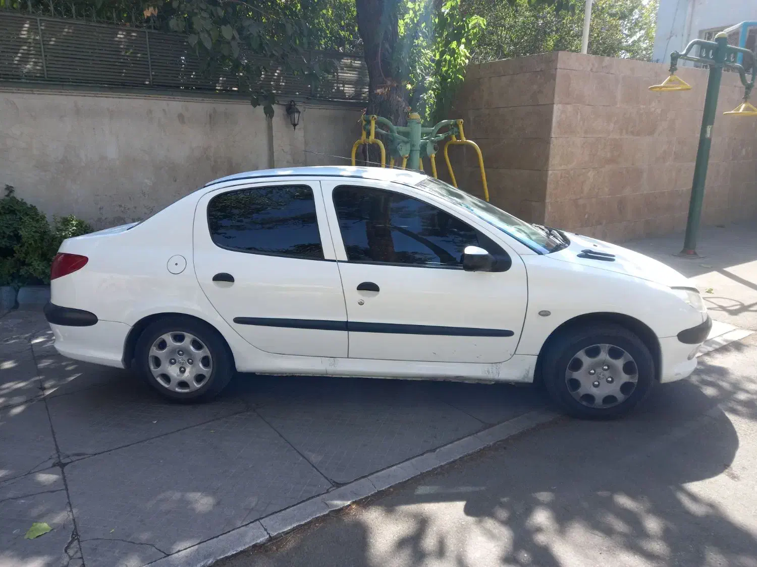 پژو ۲۰۶ صندوق دار v8 - 1395