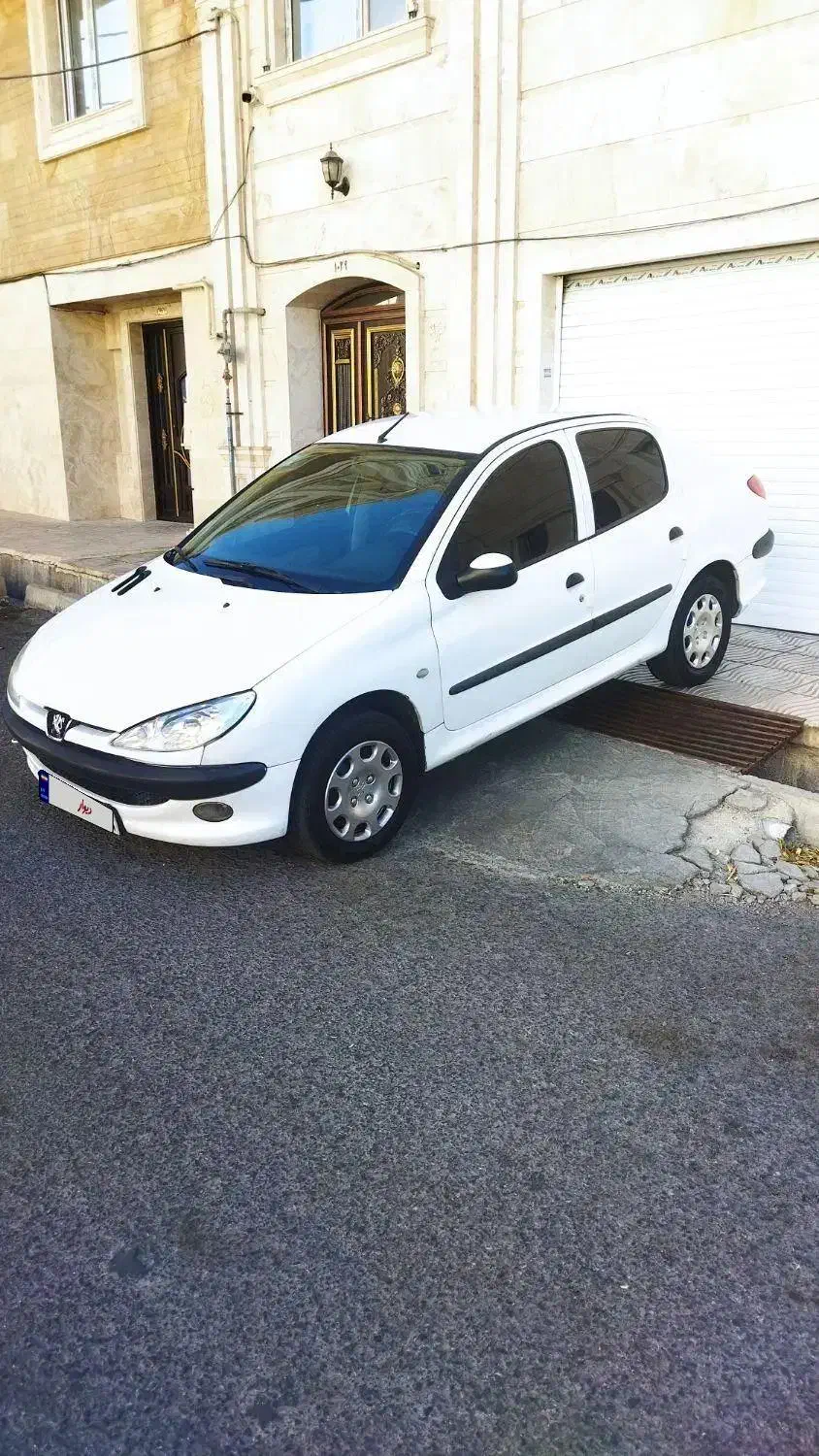 پژو ۲۰۶ صندوق دار v8 - 1393