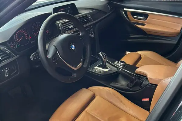 ب ام و سری 3 سدان 320i - 2018
