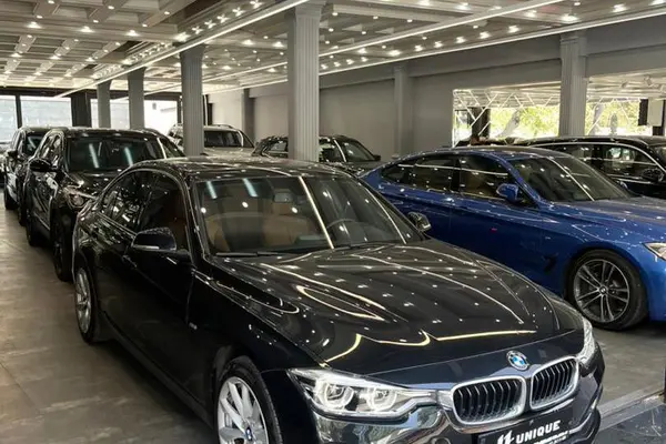 ب ام و سری 3 سدان 320i - 2018