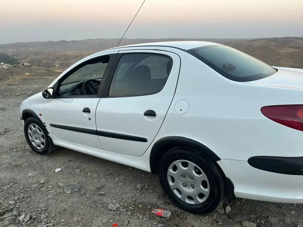 پژو ۲۰۶ صندوق دار v2 - 1390