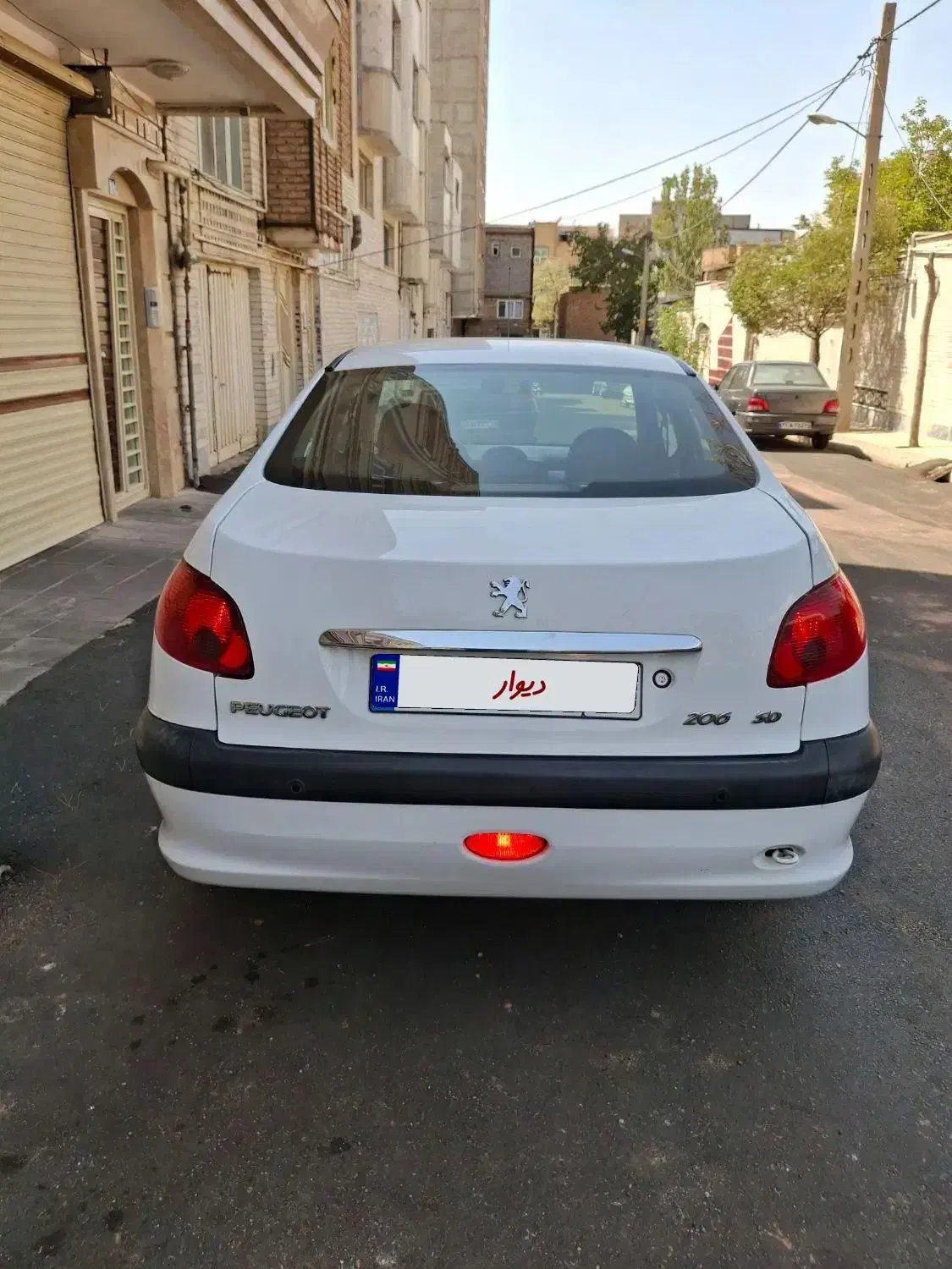 پژو ۲۰۶ صندوق دار v8 - 1394