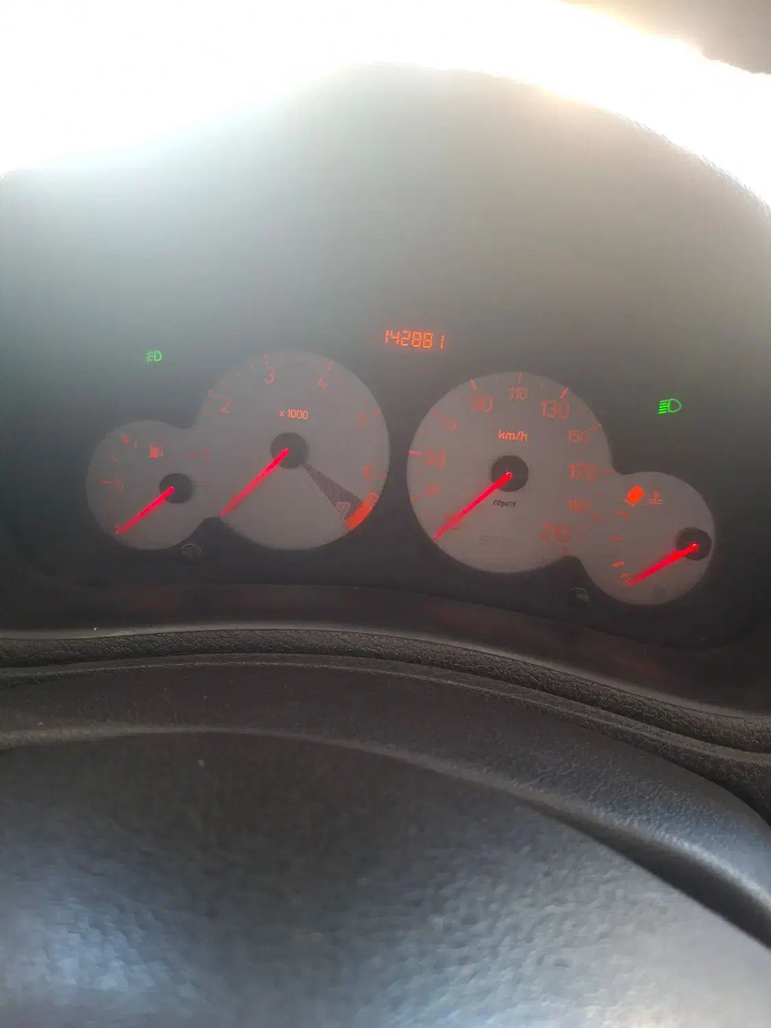 پژو ۲۰۶ صندوق دار v8 - 1394