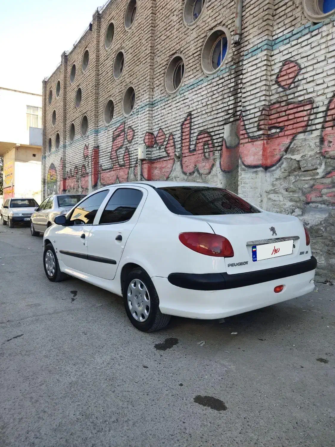 پژو ۲۰۶ صندوق دار v8 - 1391