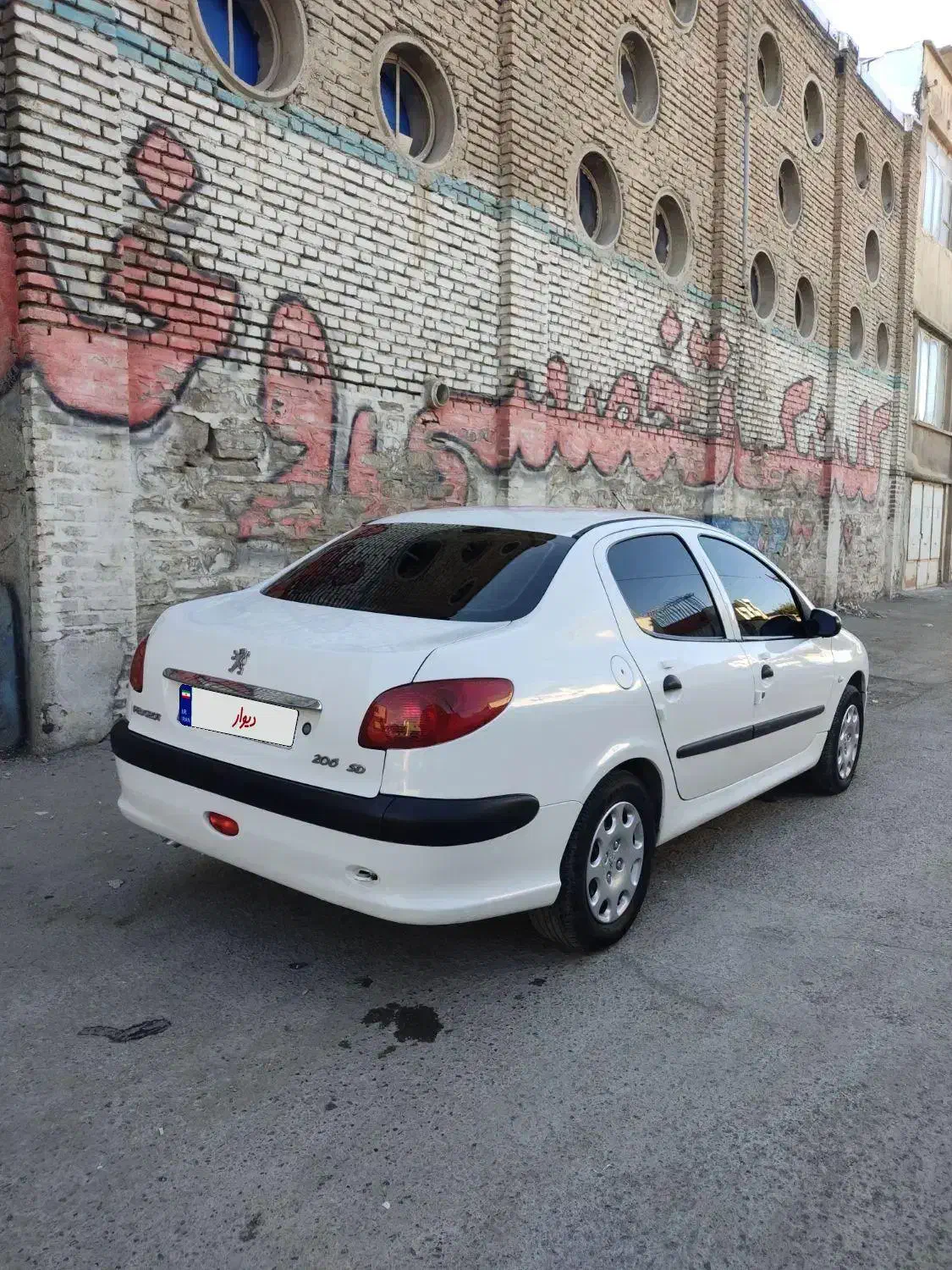 پژو ۲۰۶ صندوق دار v8 - 1391