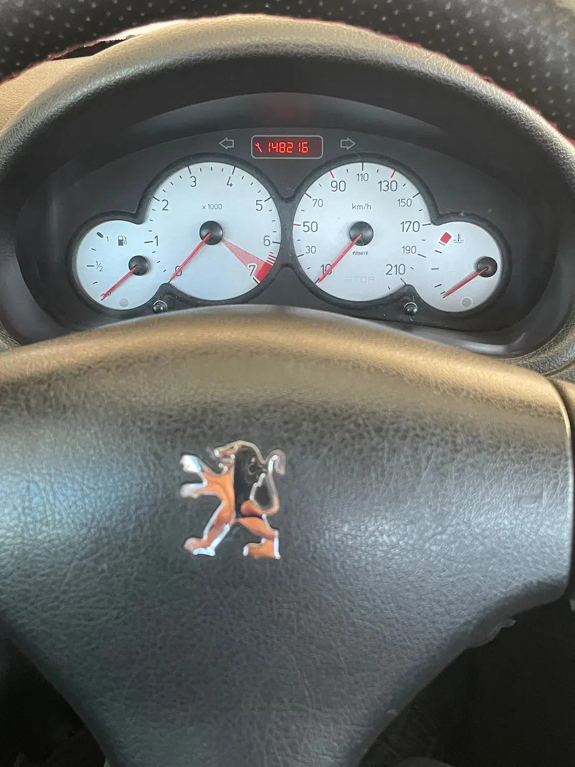 پژو ۲۰۶ صندوق دار v8 - 1396