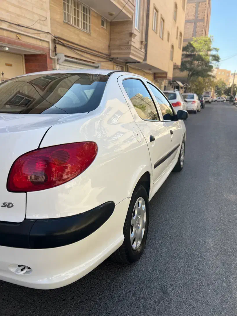 پژو ۲۰۶ صندوق دار v8 - 1395