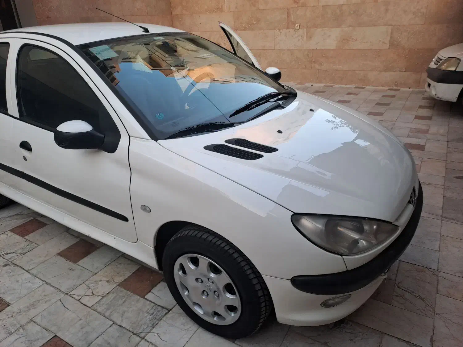 پژو ۲۰۶ صندوق دار v8 - 1396