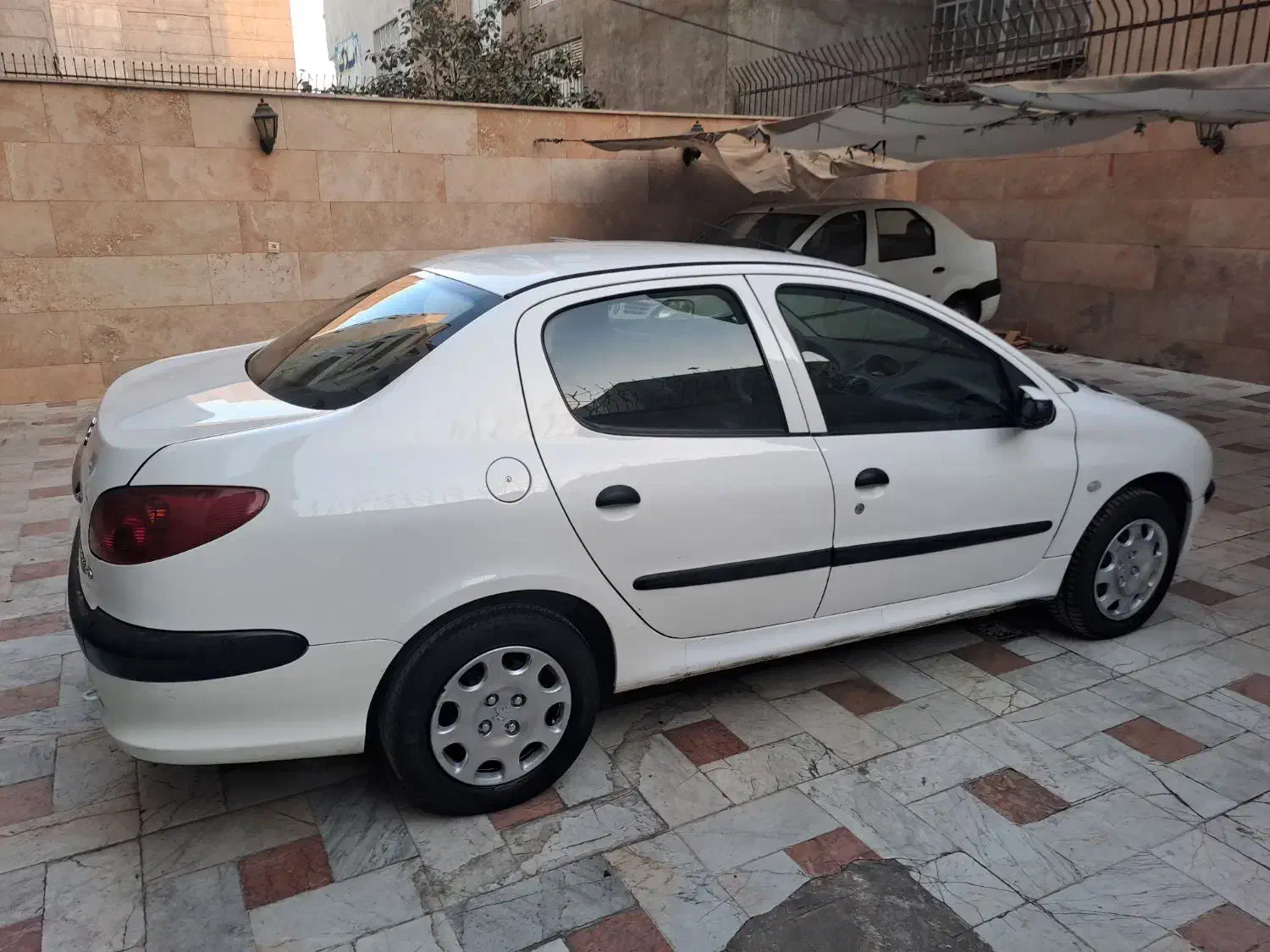 پژو ۲۰۶ صندوق دار v8 - 1396