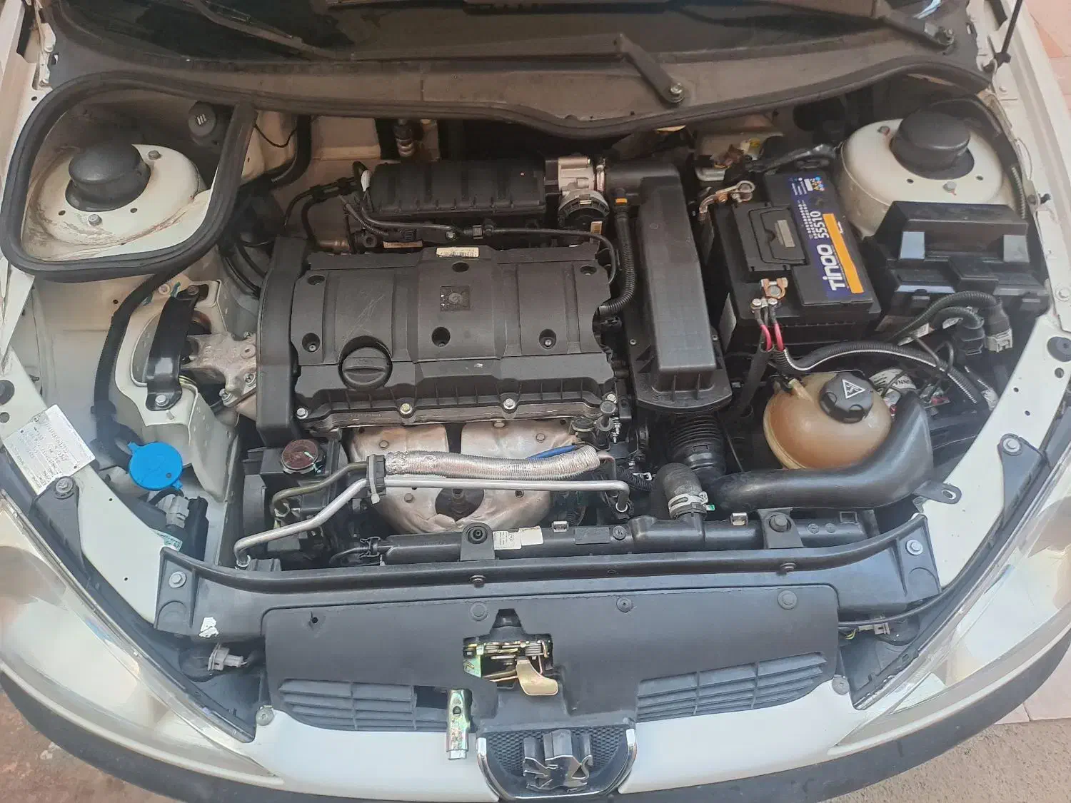 پژو ۲۰۶ صندوق دار v8 - 1396