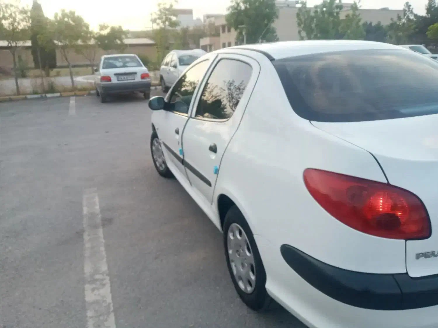 پژو ۲۰۶ صندوق دار v8 - 1396