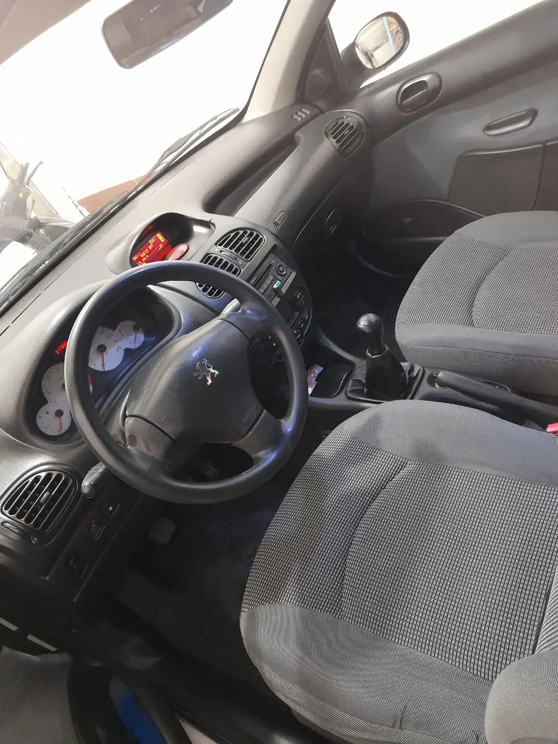 پژو ۲۰۶ صندوق دار v8 - 1395