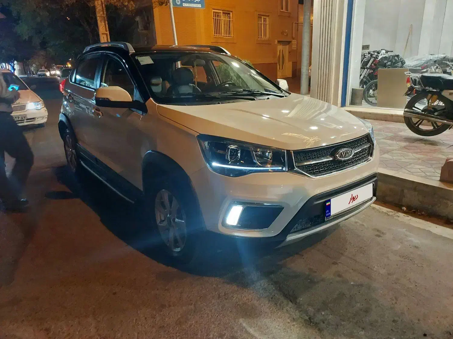 ام وی ام X22 دنده‌ای لاکچری - 1400