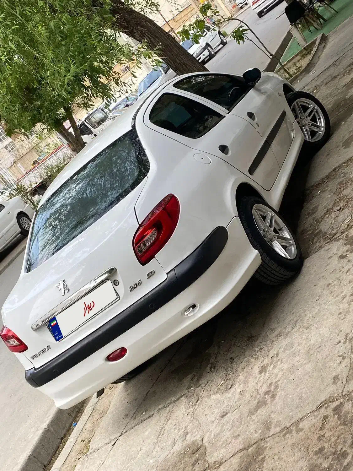 پژو ۲۰۶ صندوق دار v8 - 1396