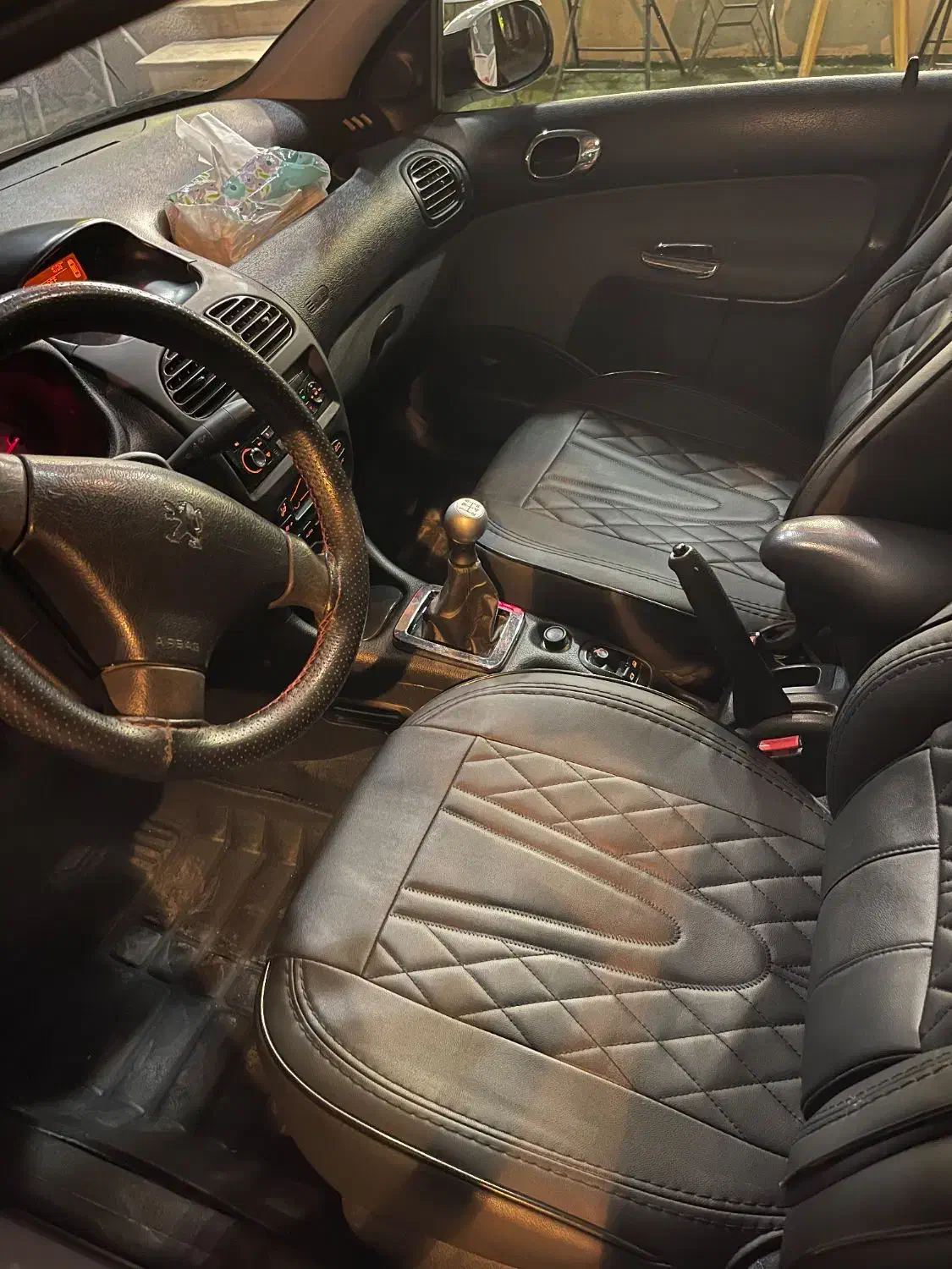 پژو ۲۰۶ صندوق دار v8 - 1399