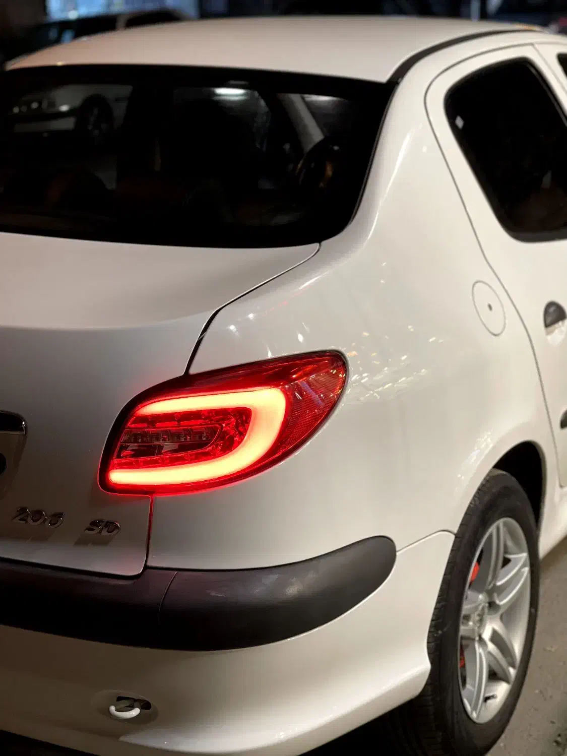 پژو ۲۰۶ صندوق دار v8 - 1399