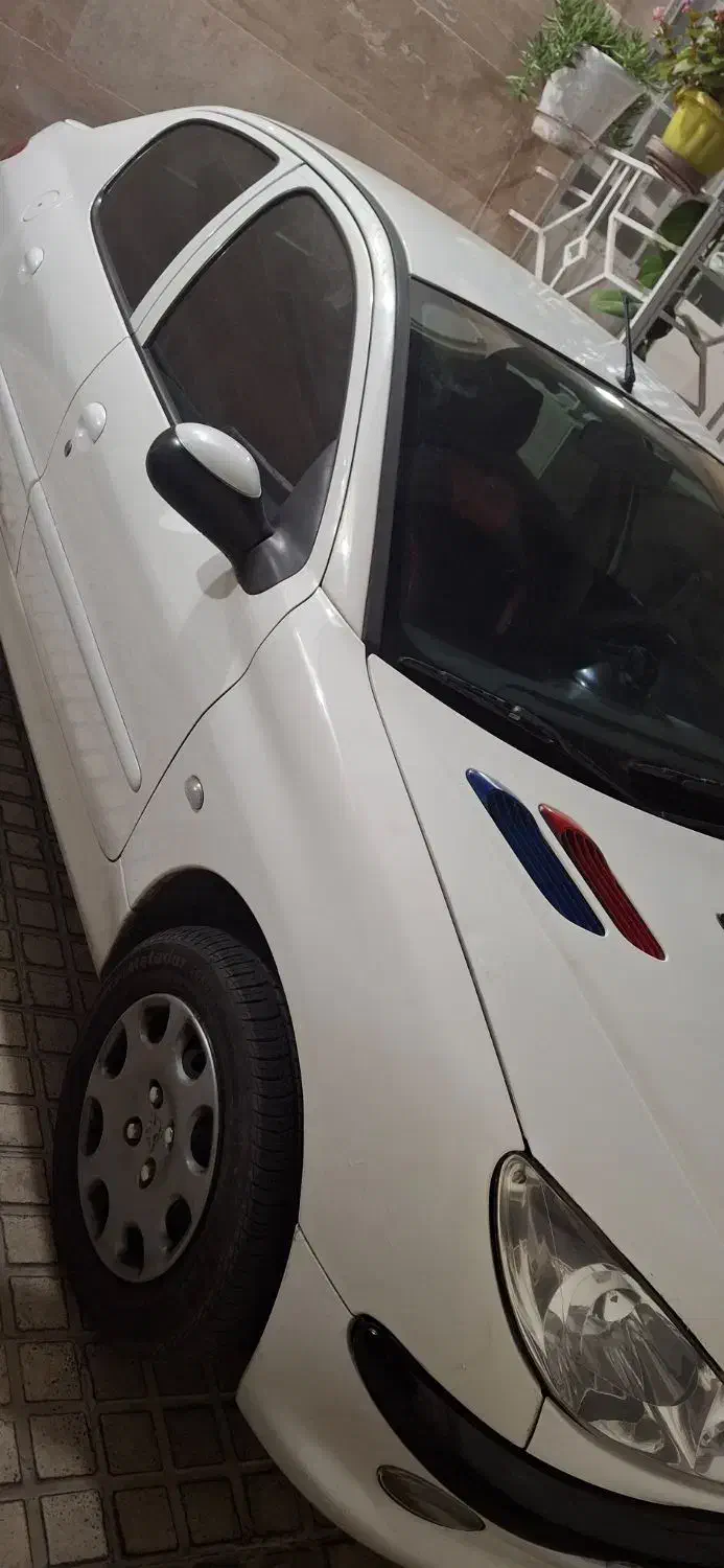 پژو ۲۰۶ صندوق دار v8 - 1392