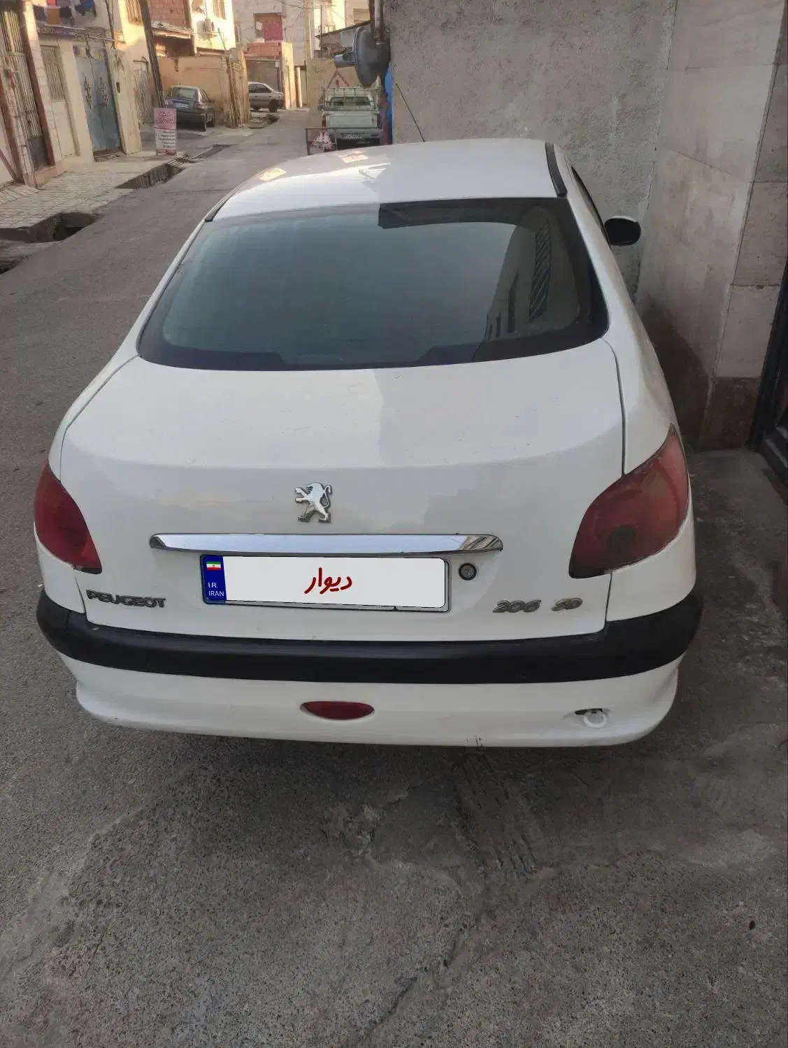 پژو ۲۰۶ صندوق دار v8 - 1390