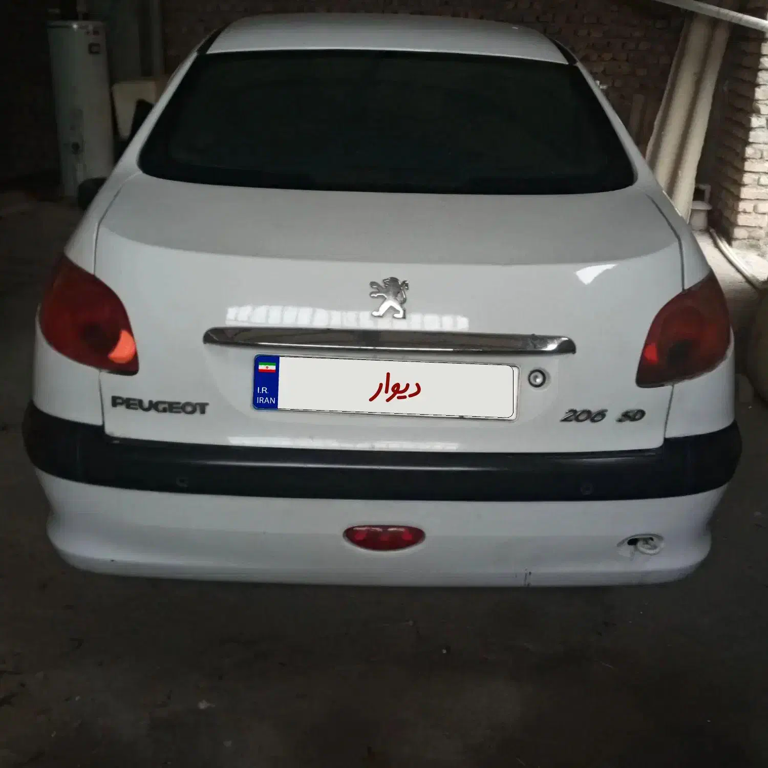 پژو ۲۰۶ صندوق دار v8 - 1390