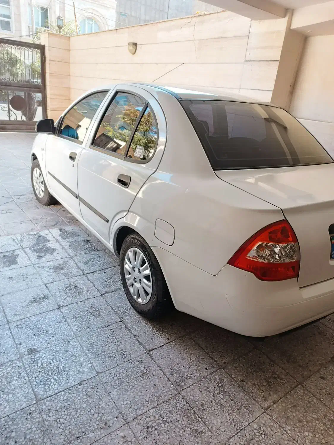تیبا صندوق دار SX - 1401