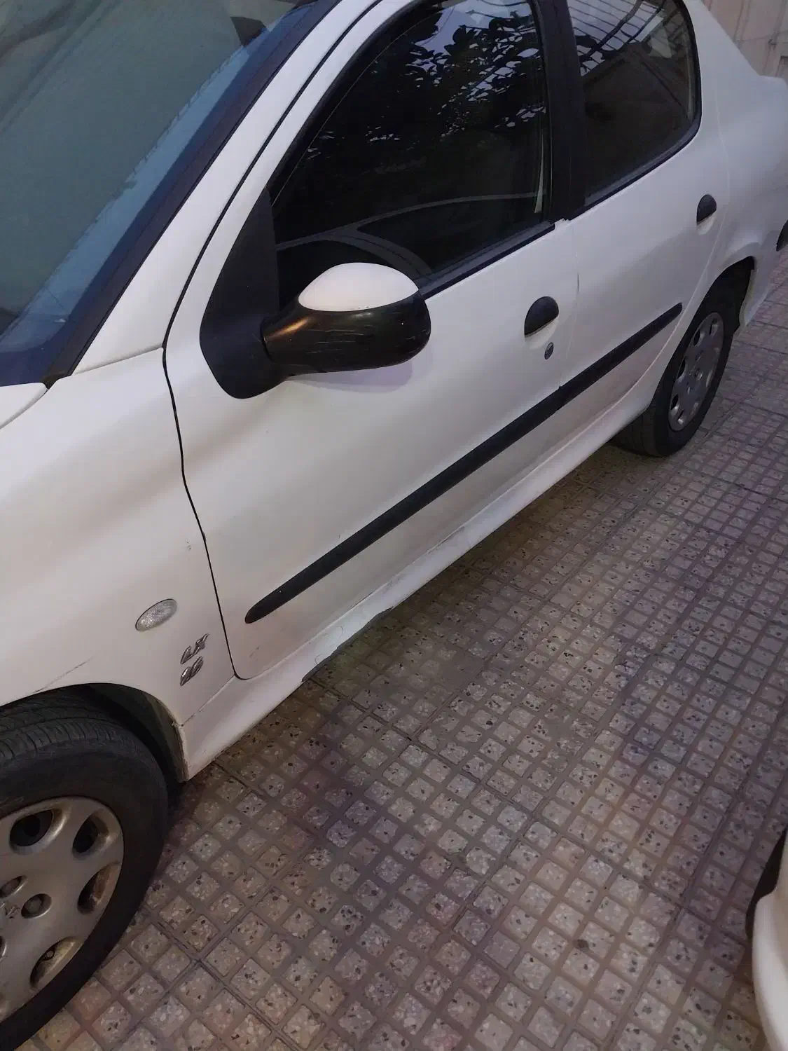 پژو ۲۰۶ صندوق دار v8 - 1390
