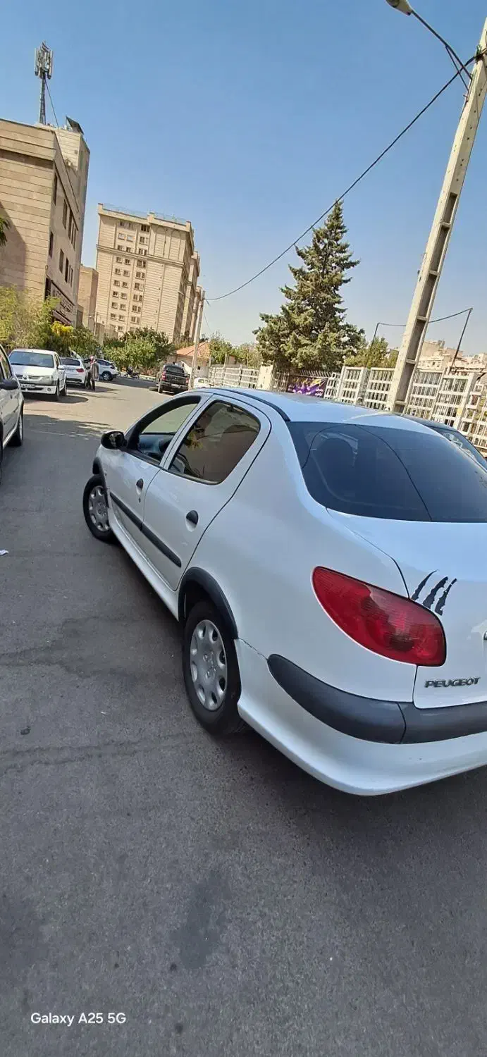 پژو ۲۰۶ صندوق دار v8 - 1398