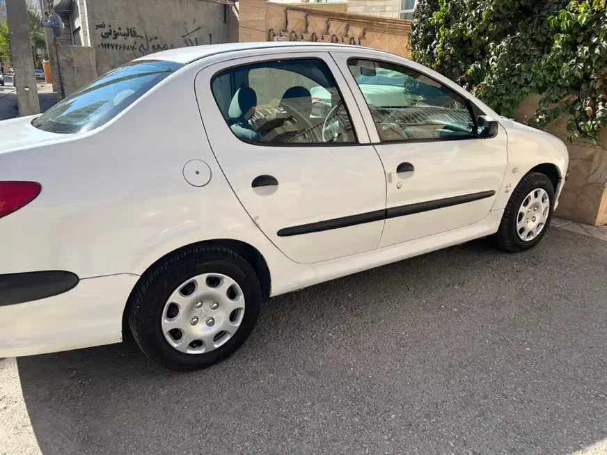 پژو ۲۰۶ صندوق دار v8 - 1395