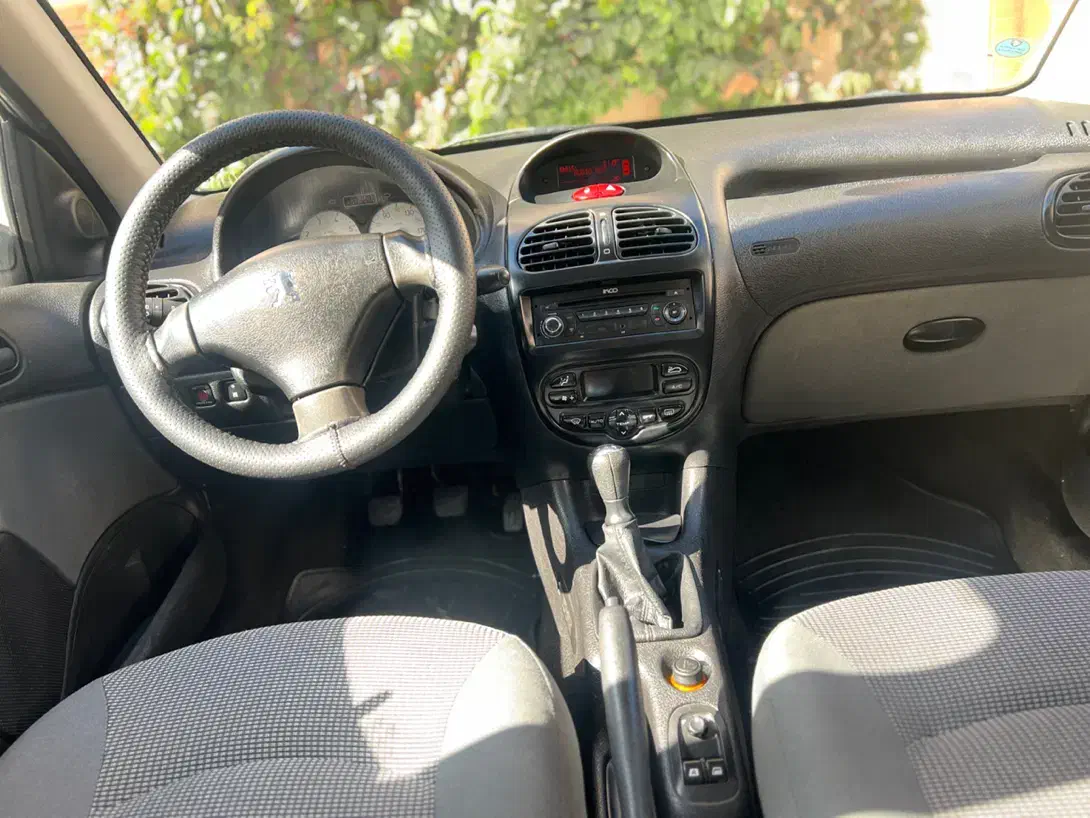 پژو ۲۰۶ صندوق دار v8 - 1395