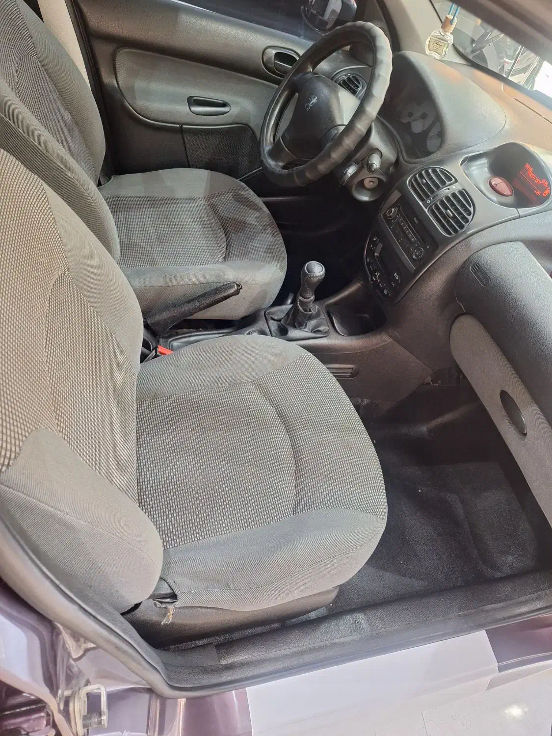 پژو ۲۰۶ صندوق دار v8 - 1395
