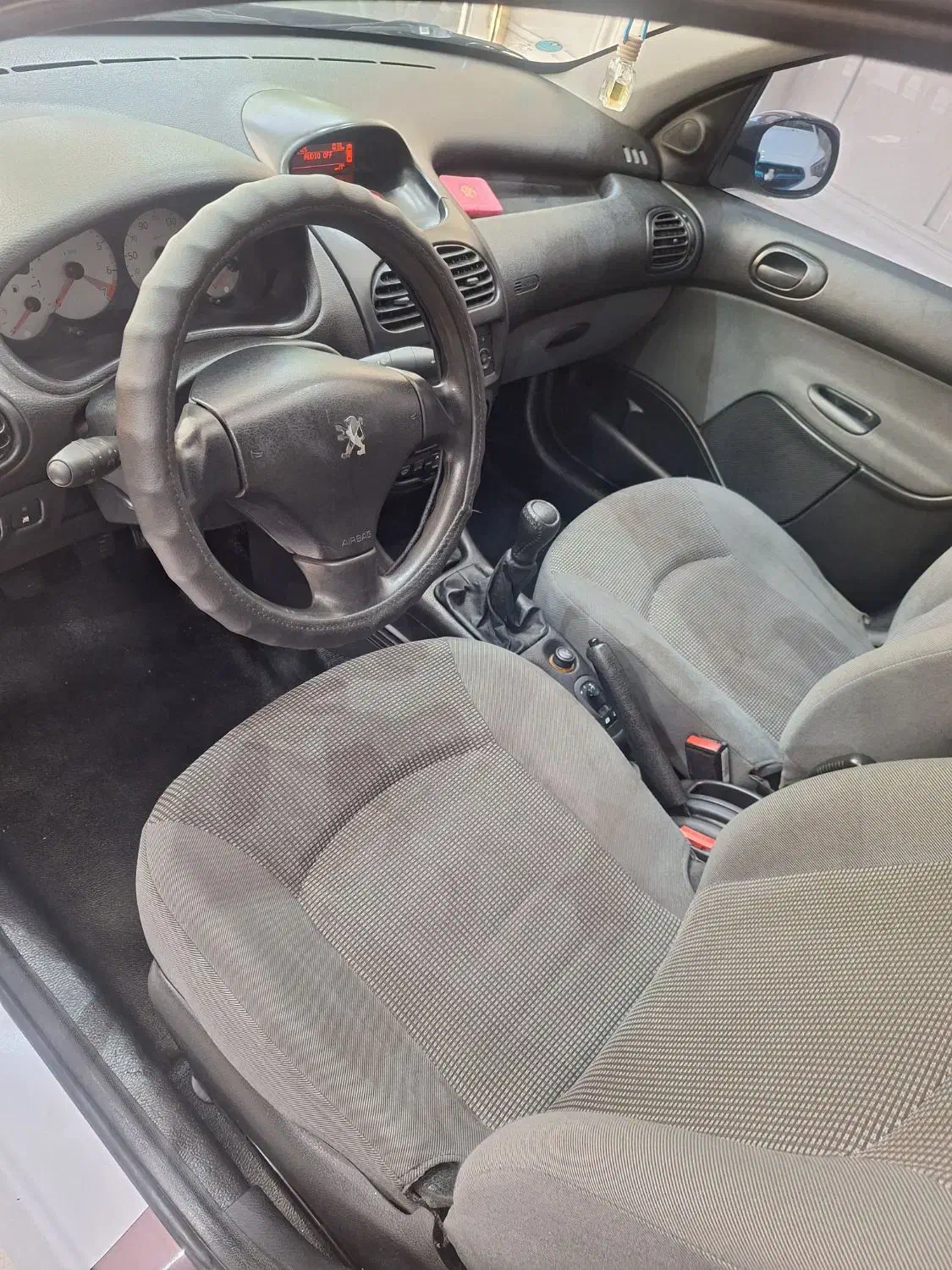 پژو ۲۰۶ صندوق دار v8 - 1395