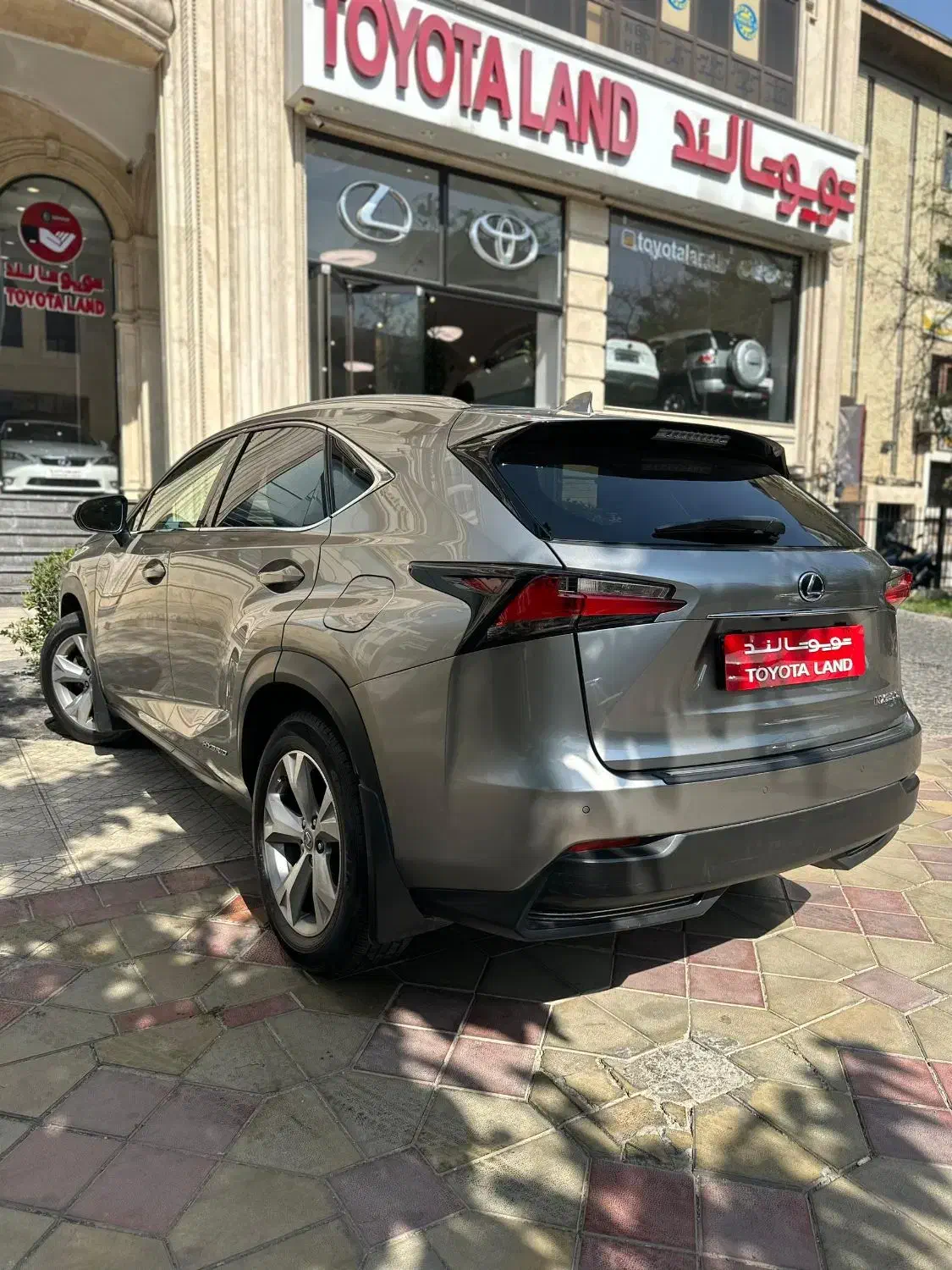 لکسوس NX هیبرید 300H - 2015