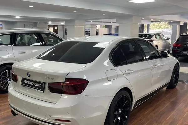 ب ام و سری 3 سدان 320i - 2018
