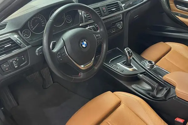 ب ام و سری 3 سدان 320i - 2018