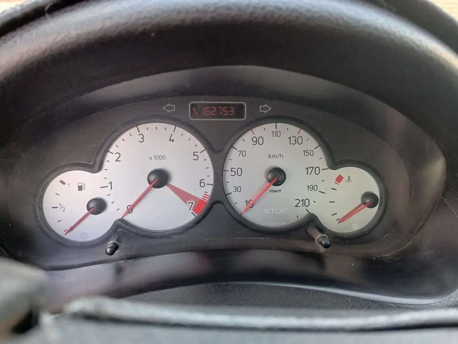 پژو ۲۰۶ صندوق دار v8 - 1395