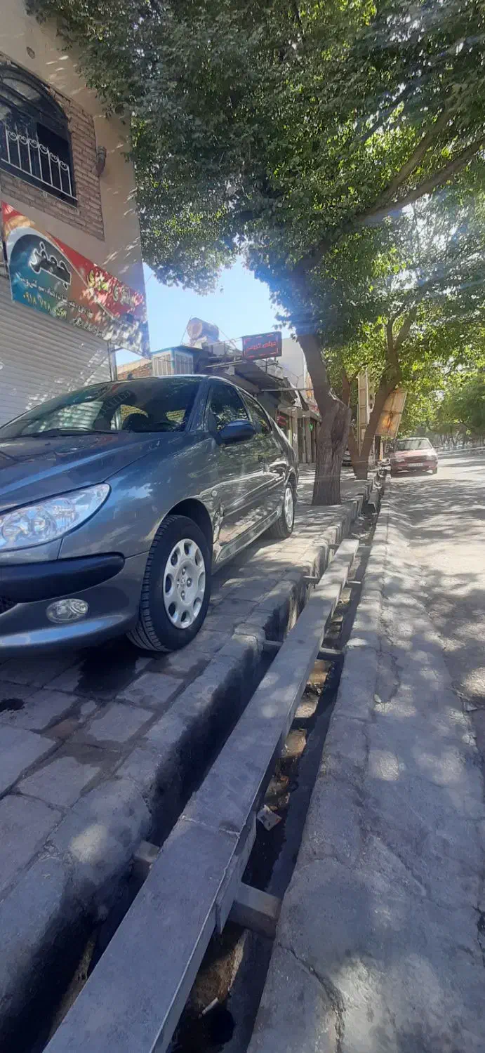 پژو ۲۰۶ صندوق دار v8 - 1393
