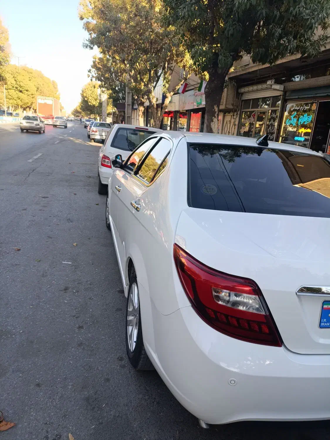 دنا پلاس ۵ دنده EF7 - 1402