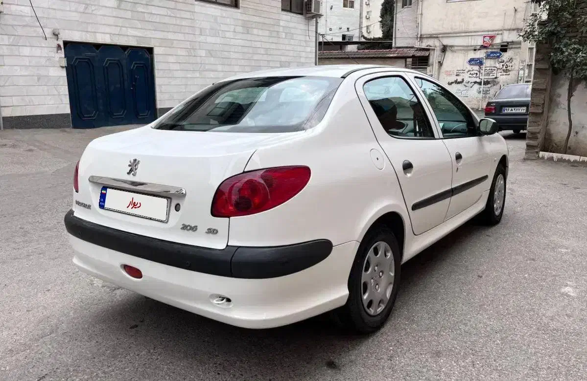 پژو ۲۰۶ صندوق دار v8 - 1394