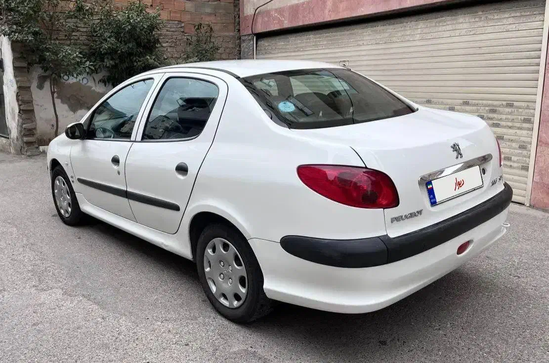 پژو ۲۰۶ صندوق دار v8 - 1394