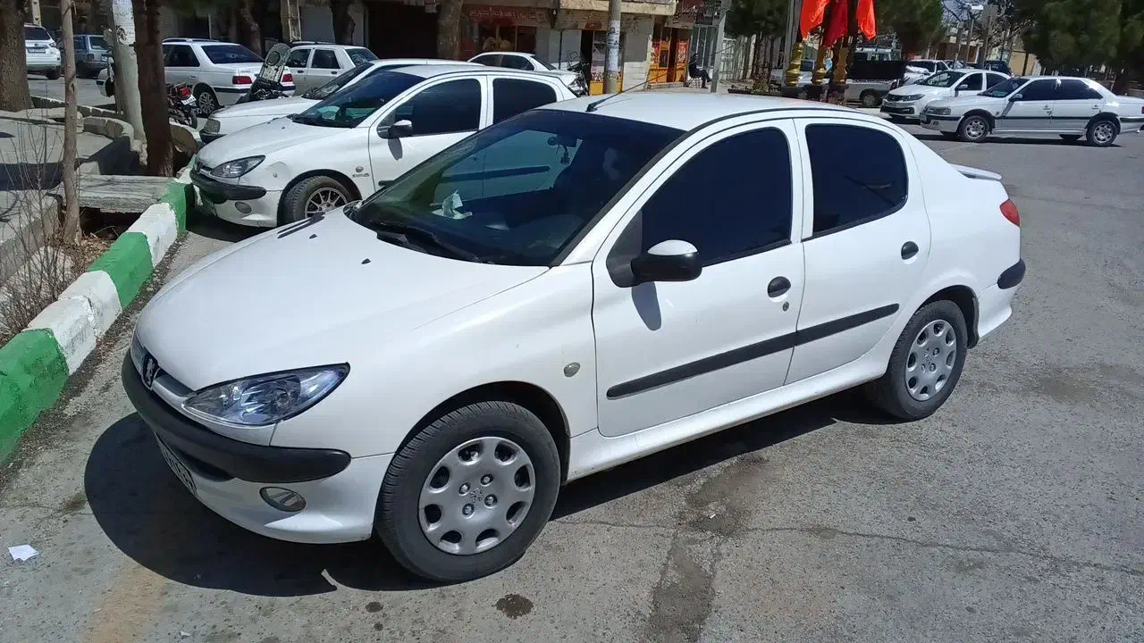 پژو ۲۰۶ صندوق دار v8 - 1393