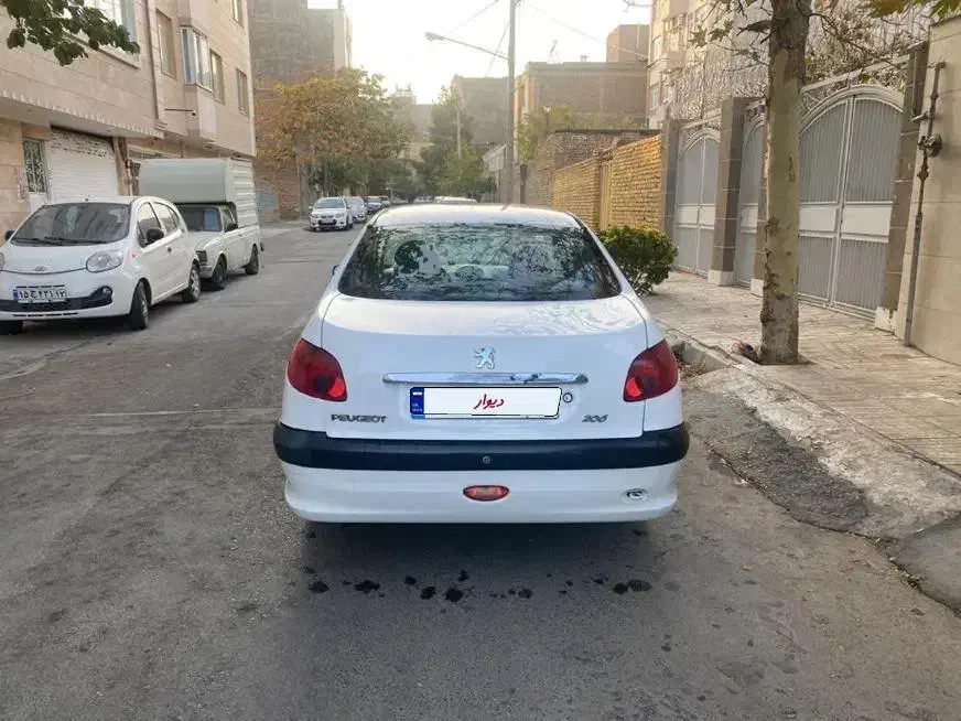 پژو ۲۰۶ صندوق دار v8 - 1390