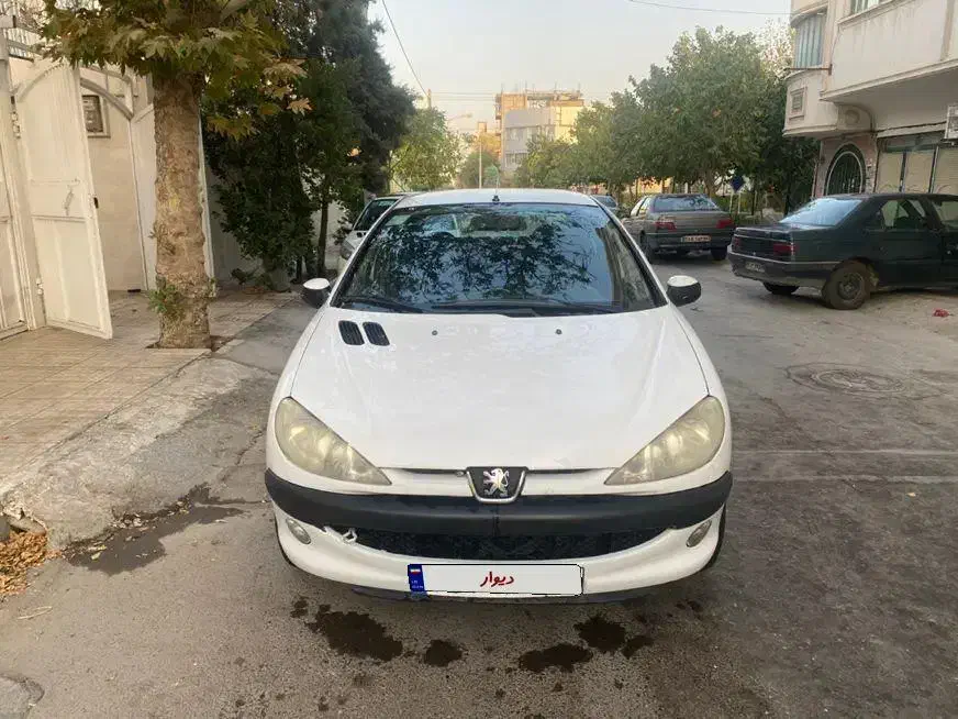 پژو ۲۰۶ صندوق دار v8 - 1390