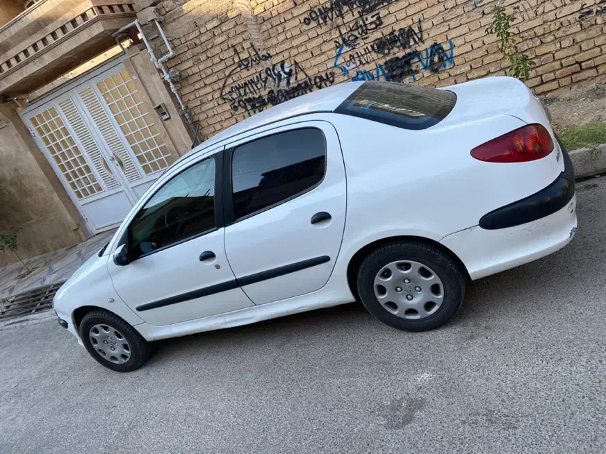 پژو ۲۰۶ صندوق دار v8 - 1390