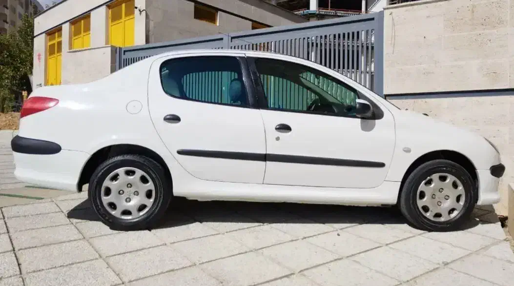 پژو ۲۰۶ صندوق دار v8 - 1390