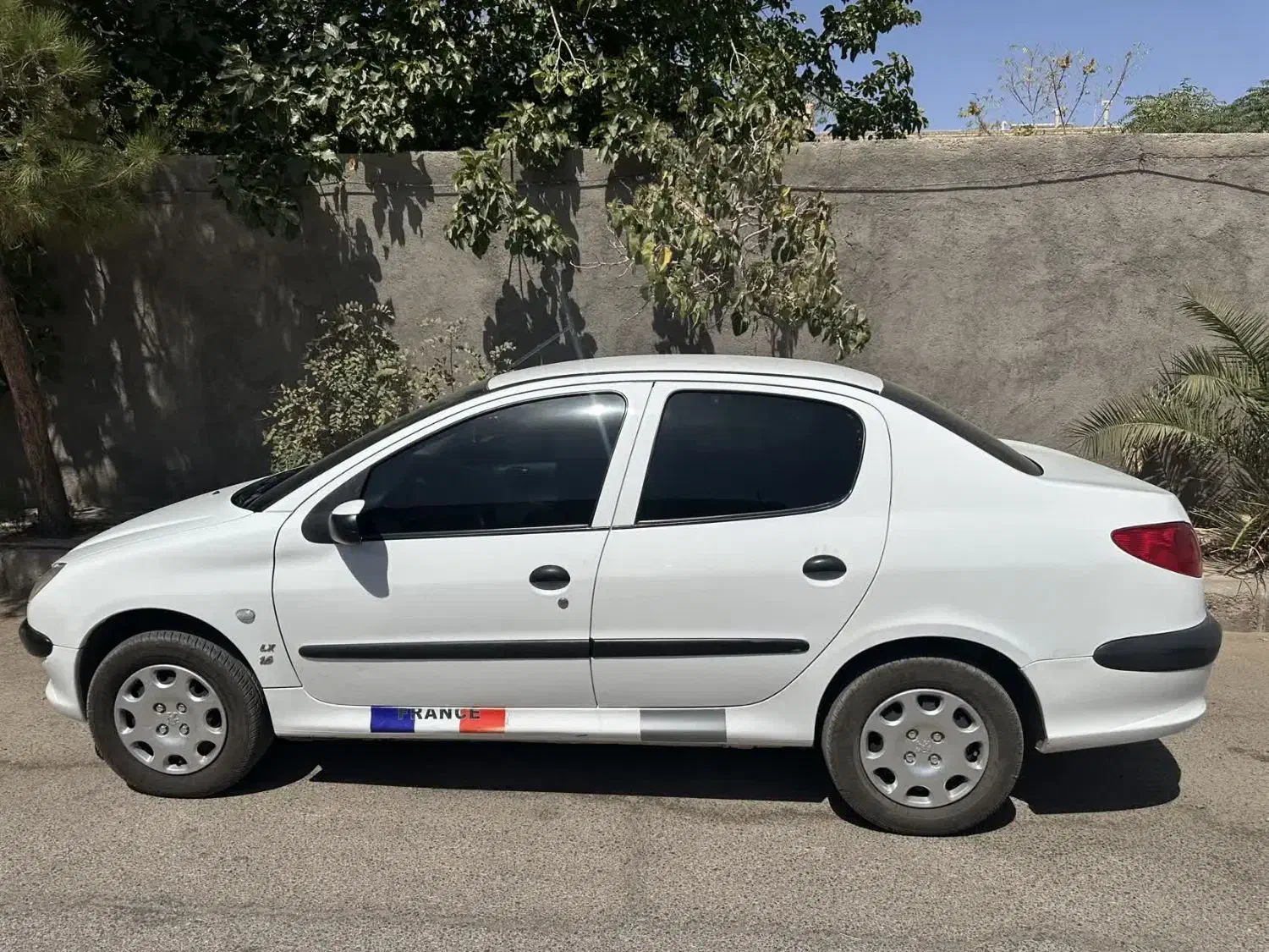 پژو ۲۰۶ صندوق دار v8 - 1391