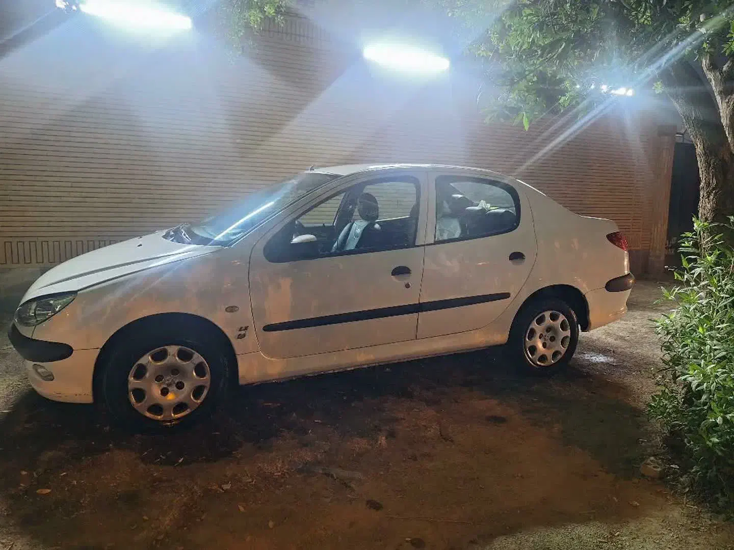 پژو ۲۰۶ صندوق دار v8 - 1394