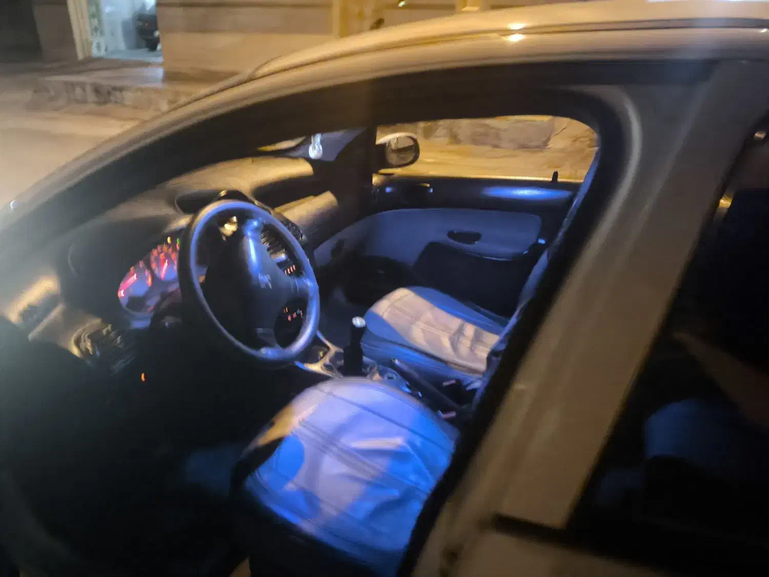 پژو ۲۰۶ صندوق دار v8 - 1394