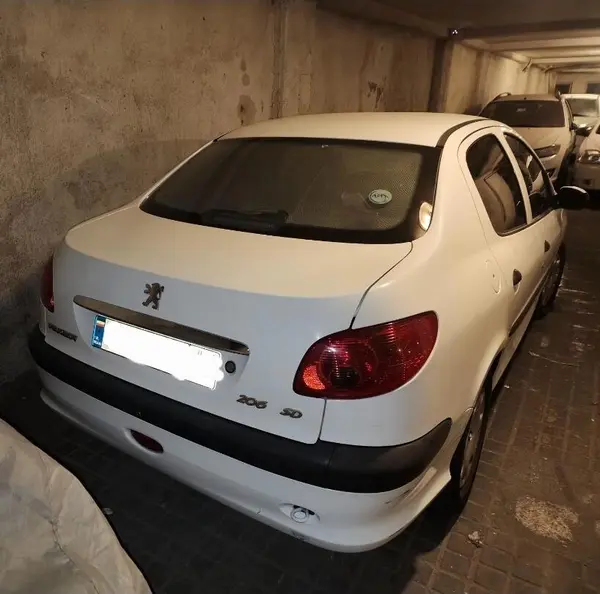 پژو ۲۰۶ صندوق دار v8 - 1394