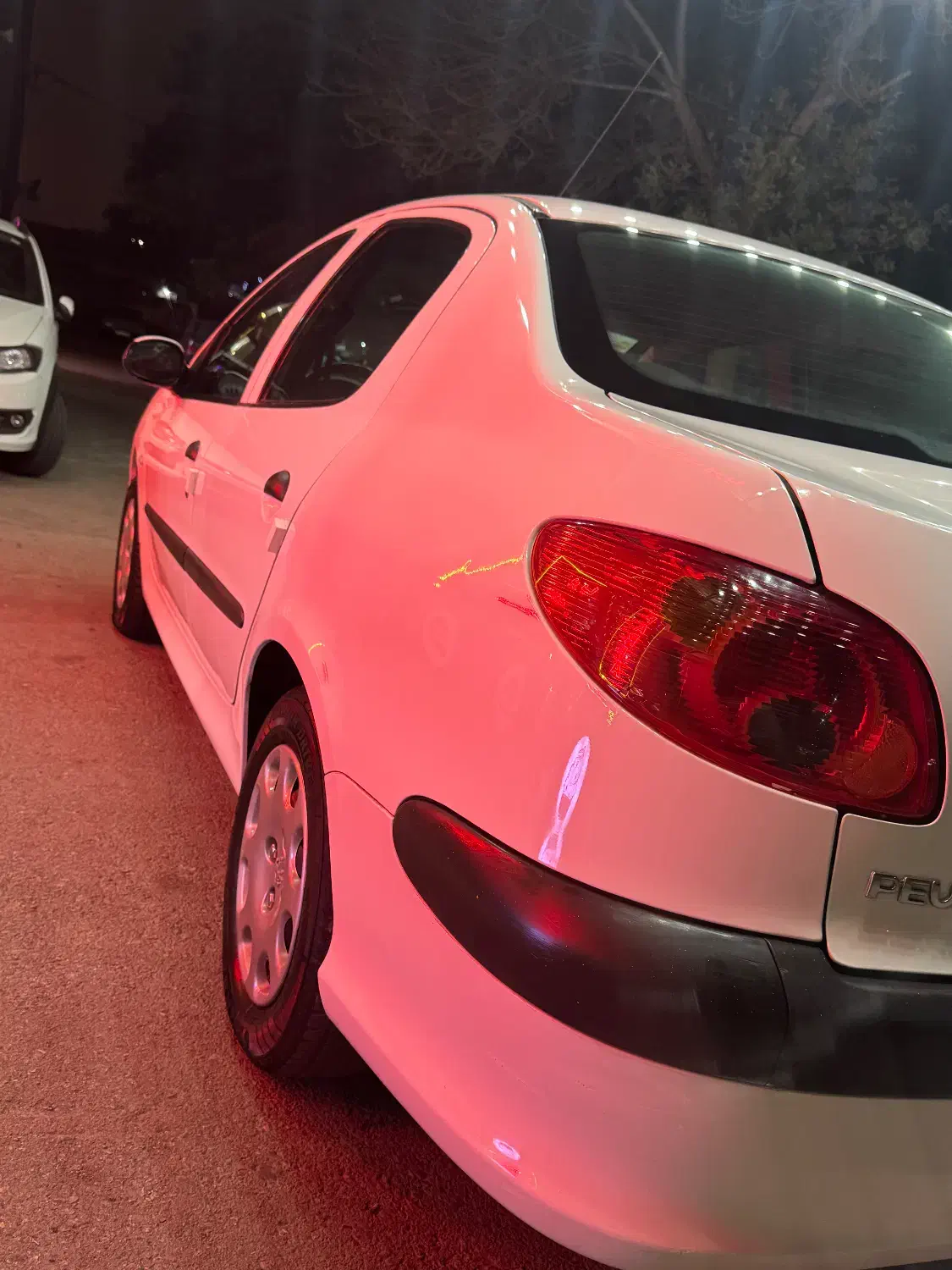 پژو ۲۰۶ صندوق دار v8 - 1393