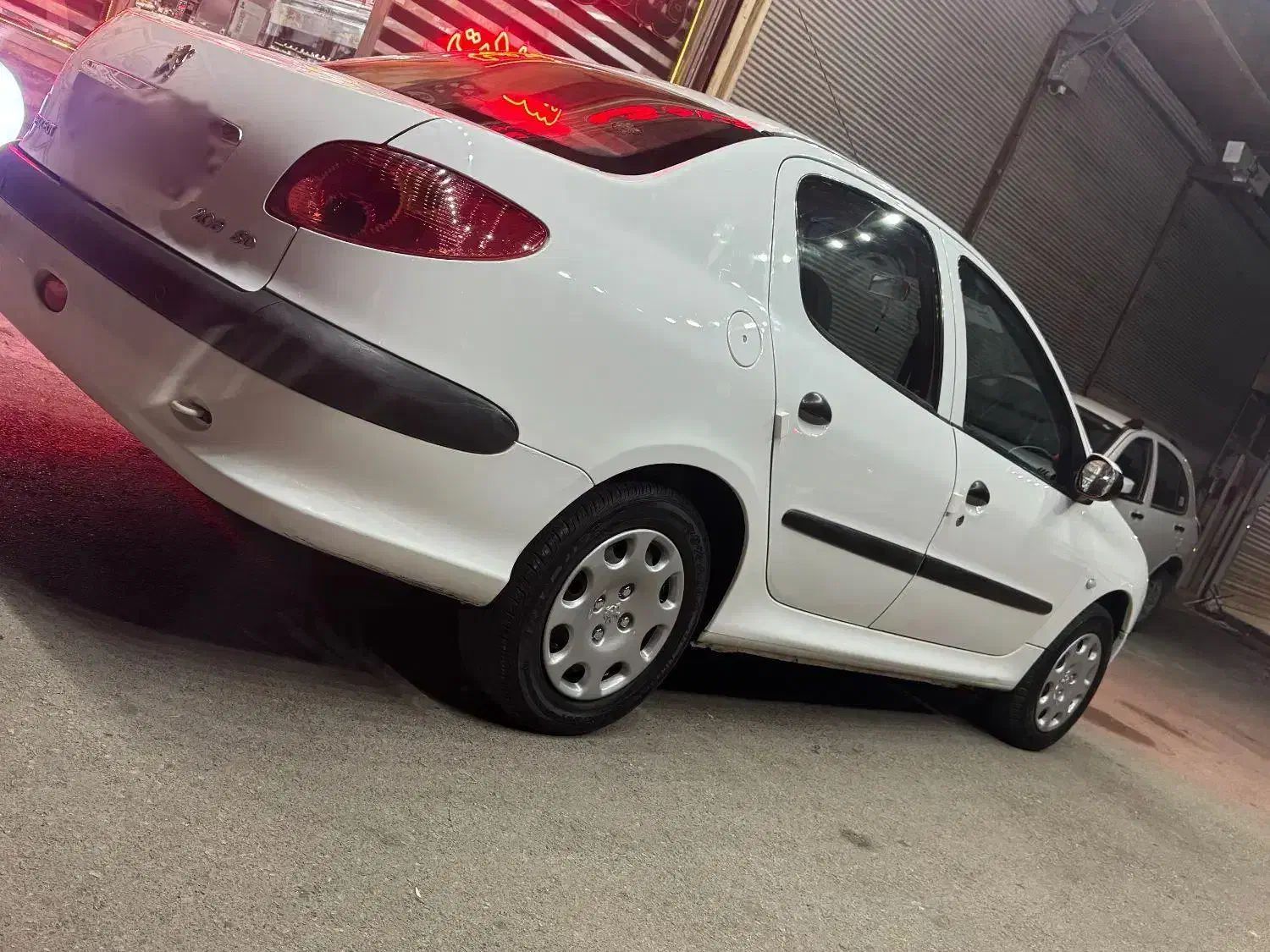 پژو ۲۰۶ صندوق دار v8 - 1393