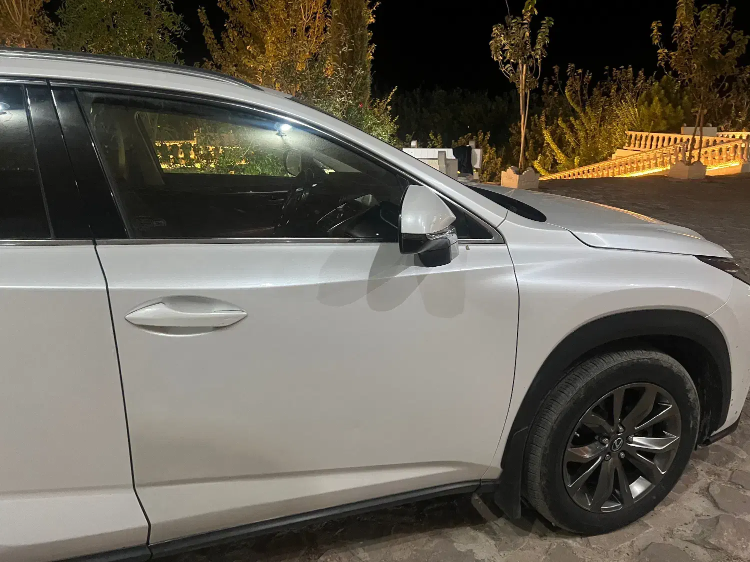 لکسوس NX هیبرید 300H - 2016
